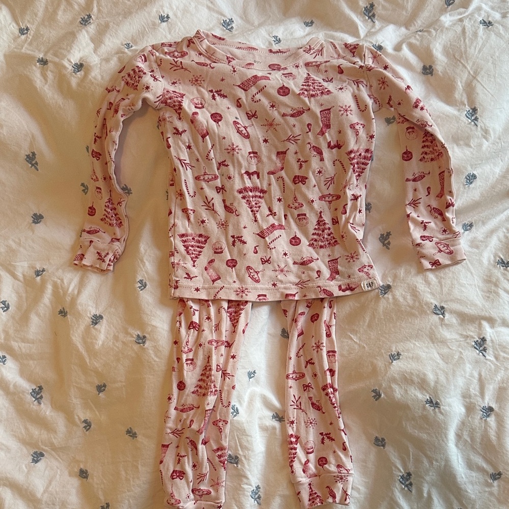 GAP Kids Pajama Set with Red holiday Pattern
